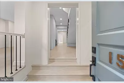 1525 35th Street NW, Washington, DC 20007 - Photo 2