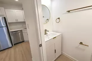 562 24th St NE, Washington, DC 20002 - Photo 4