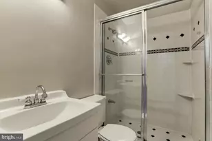 2531 Queen Annes Ln NW, Washington, DC 20037 - Photo 18