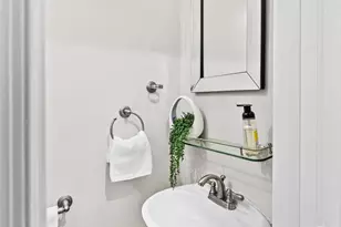 644 E St SE, Washington, DC 20003 - Photo 30