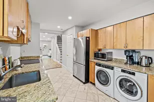 644 E St SE, Washington, DC 20003 - Photo 16