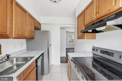 2006 38th Street SE #101, Washington, DC 20020 - Photo 6