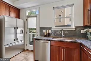 349 L St SE, Washington, DC 20003 - Photo 8