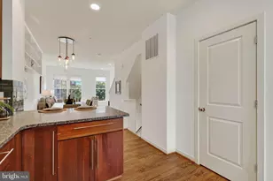 349 L St SE, Washington, DC 20003 - Photo 16