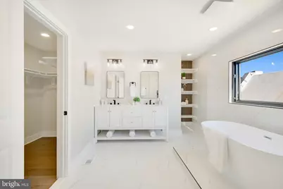 21 16th Street SE, Washington, DC 20003 - Photo 24