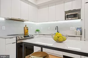 733 8th St SE, Washington, DC 20003 - Photo 8