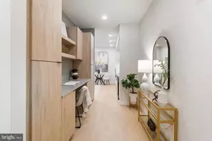 733 8th St SE, Washington, DC 20003 - Photo 2
