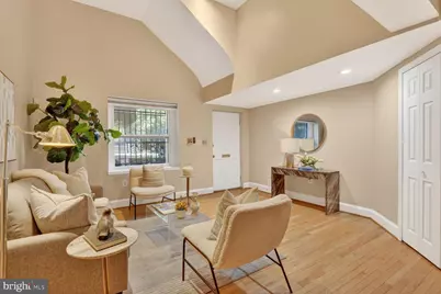 523 8th Street NE #T2, Washington, DC 20002 - Photo 4