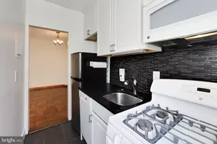 1 Scott Cir NW, Washington, DC 20036 - Photo 8