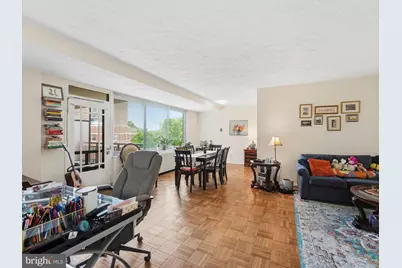 4740 Connecticut Avenue NW #818, Washington, DC 20008 - Photo 2
