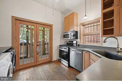 406 10th Street SE, Washington, DC 20003 - Photo 6