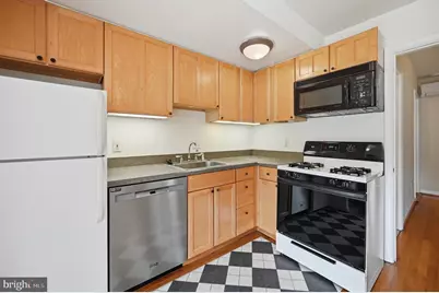 406 10th Street SE, Washington, DC 20003 - Photo 18