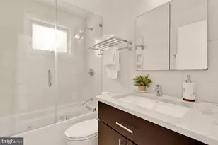 2400 41st St NW, Washington, DC 20007 - Photo 20