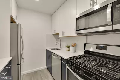 2400 41st Street NW #212, Washington, DC 20007 - Photo 10