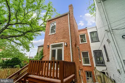 1105 G Street SE, Washington, DC 20003 - Photo 2