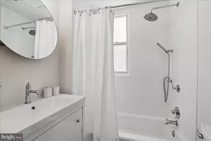 1105 G St SE, Washington, DC 20003 - Photo 32