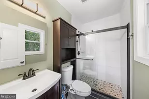 2410 20th St NE, Washington, DC 20018 - Photo 28
