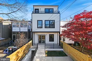 21 16th St SE, Washington, DC 20003 - Photo 32