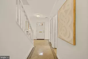 3223 Sutton Pl NW, Washington, DC 20016 - Photo 4