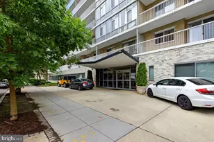 730 24th St NW, Washington, DC 20037 - Photo 2