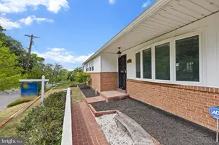 852 Burns St SE, Washington, DC 20019 - Photo 2