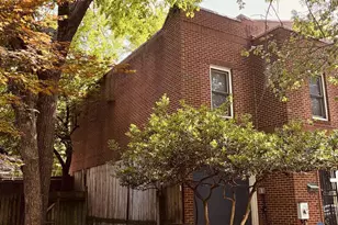 915 C St SE, Washington, DC 20003 - Photo 2