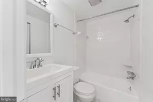 1718 Corcoran St NW, Washington, DC 20009 - Photo 8