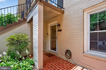 3271 Sutton Place NW #D, Washington, DC 20016 - Photo 2