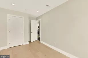 2556 University Pl NW, Washington, DC 20009 - Photo 20