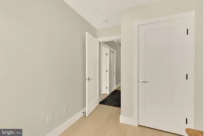 2556 University Place NW #302, Washington, DC 20009 - Photo 18