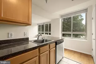 350 G St SW, Washington, DC 20024 - Photo 14