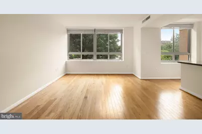 350 G Street SW #N323, Washington, DC 20024 - Photo 8