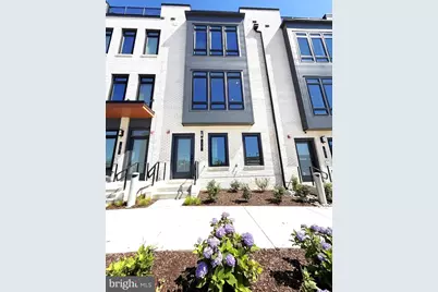 33 Lower Service Court NW, Washington, DC 20001 - Photo 2