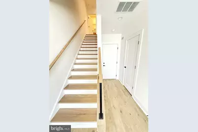 33 Lower Service Court NW, Washington, DC 20001 - Photo 16