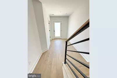 33 Lower Service Court NW, Washington, DC 20001 - Photo 8