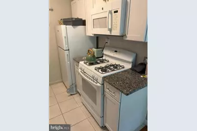 2325 42nd Street NW #201, Washington, DC 20007 - Photo 6