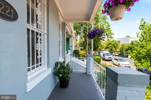 1221 E St SE, Washington, DC 20003 - Photo 4