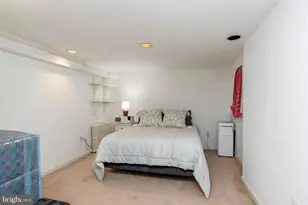 1221 E St SE, Washington, DC 20003 - Photo 36