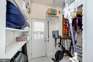 1221 E St SE, Washington, DC 20003 - Photo 42