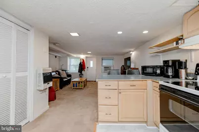 1221 E Street SE, Washington, DC 20003 - Photo 32