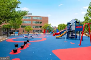 1221 E St SE, Washington, DC 20003 - Photo 58