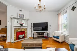 1221 E St SE, Washington, DC 20003 - Photo 10