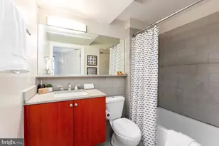 1121 24th St NW, Washington, DC 20037 - Photo 14