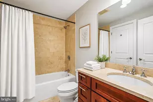 215 I Street NE, Washington, DC 20002 - Photo 12