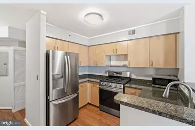 1000 New Jersey Avenue SE #513, Washington, DC 20003 - Photo 4