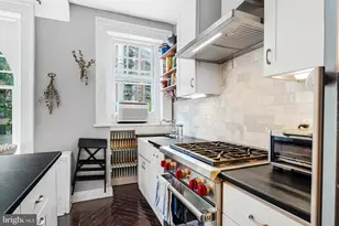 2039 New Hampshire Ave NW, Washington, DC 20009 - Photo 12