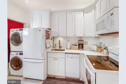 202 F Street NE #B, Washington, DC 20002 - Photo 8