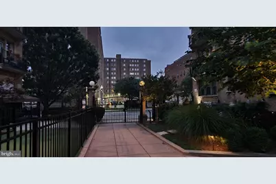 1401 Columbia Road NW #307, Washington, DC 20009 - Photo 2