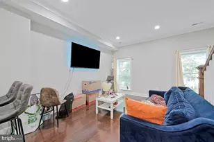 608 Irving St NW, Washington, DC 20010 - Photo 4