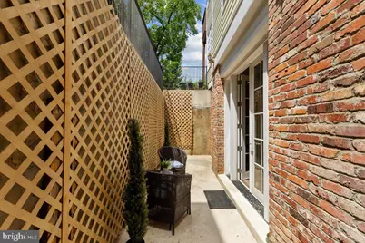 3350 17th Street NW #T2, Washington, DC 20010 - Photo 4